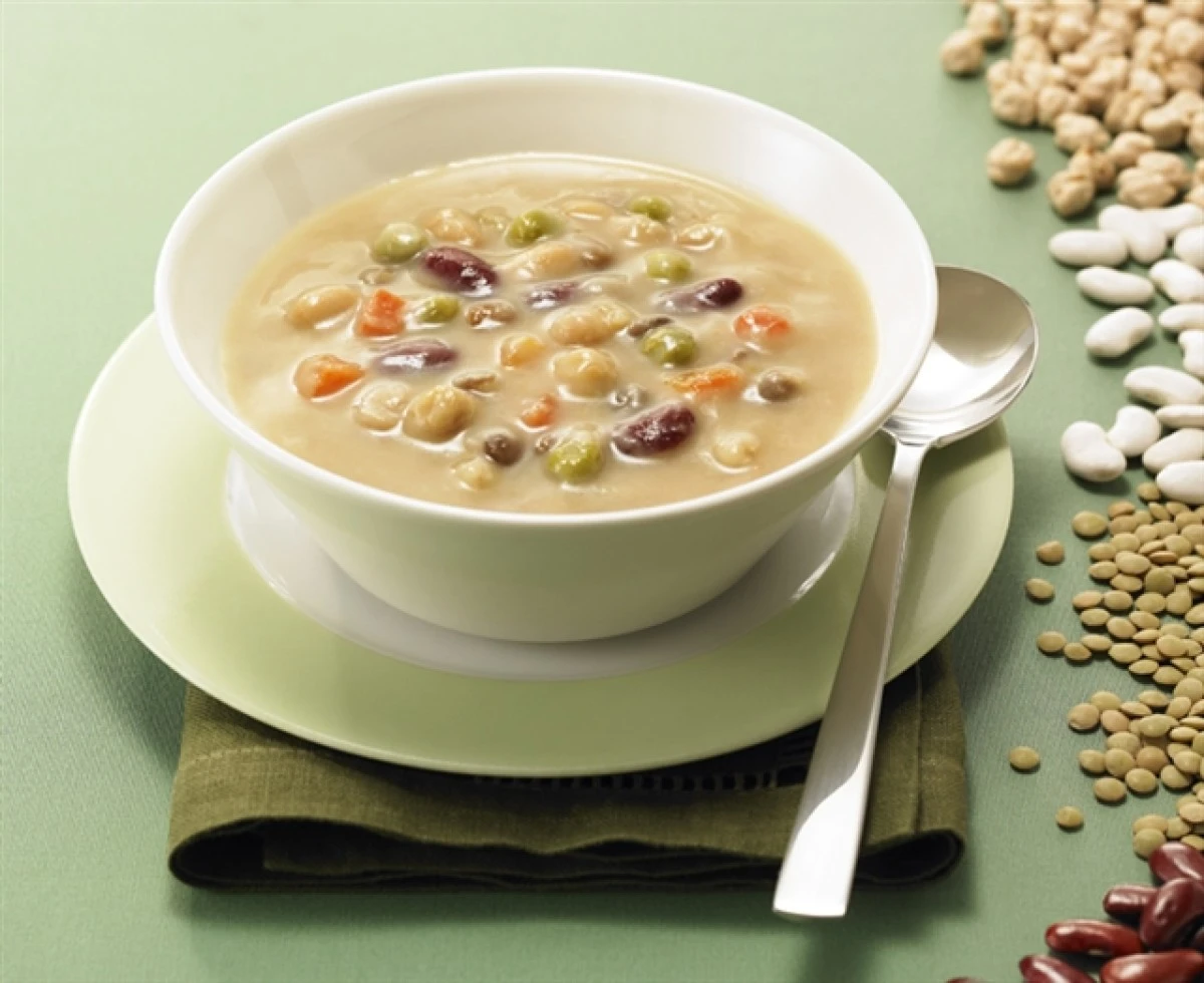 野菜たっぷり 豆のスープ