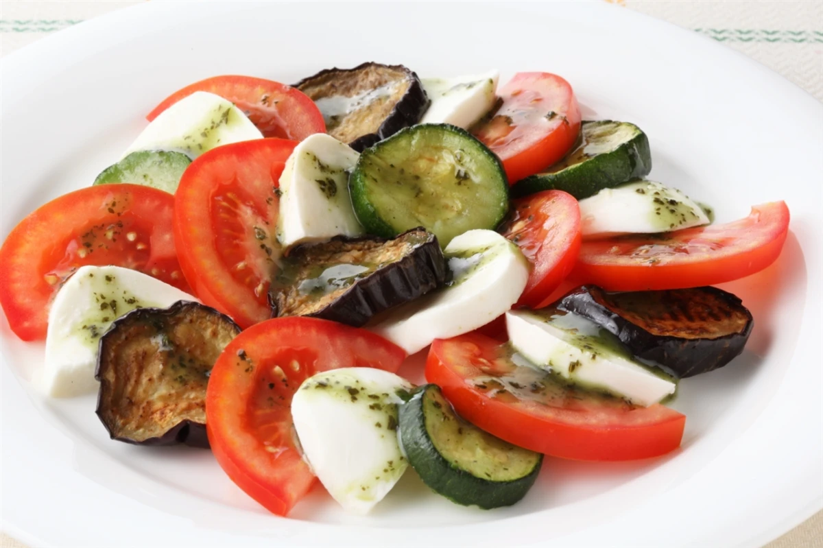 11901x6 【送料無料】 ズッキーニのグリル(ラウンドスライス) 600gx6袋 カゴメ [ケース販売]